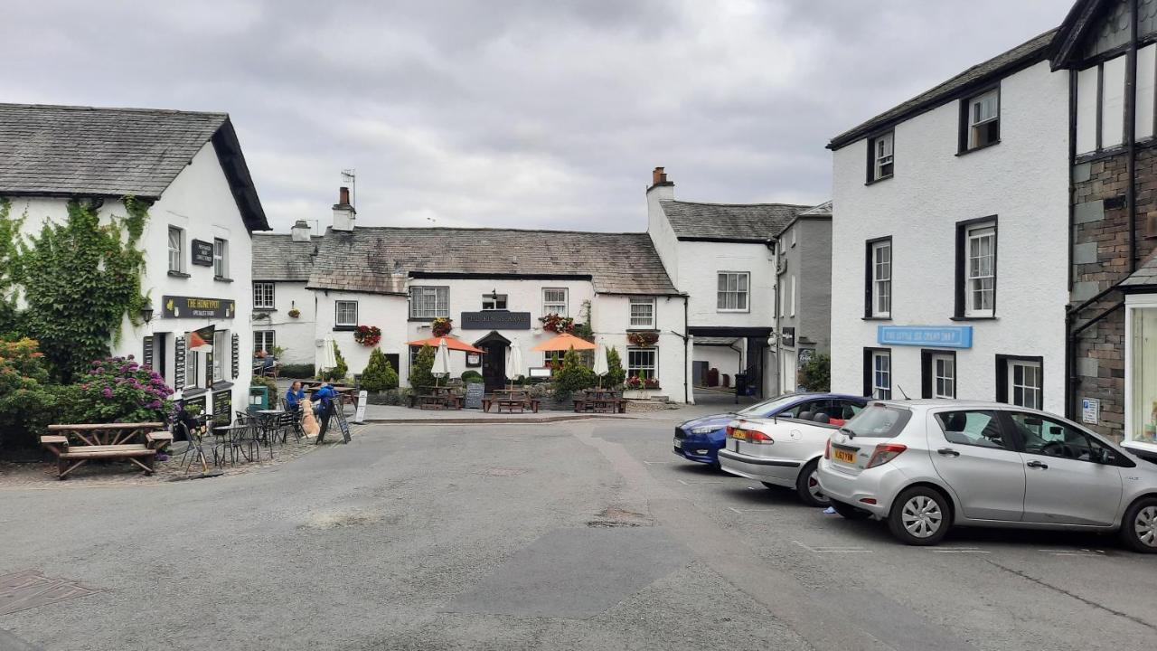 Kings Arms Hotel Hawkshead Exterior photo